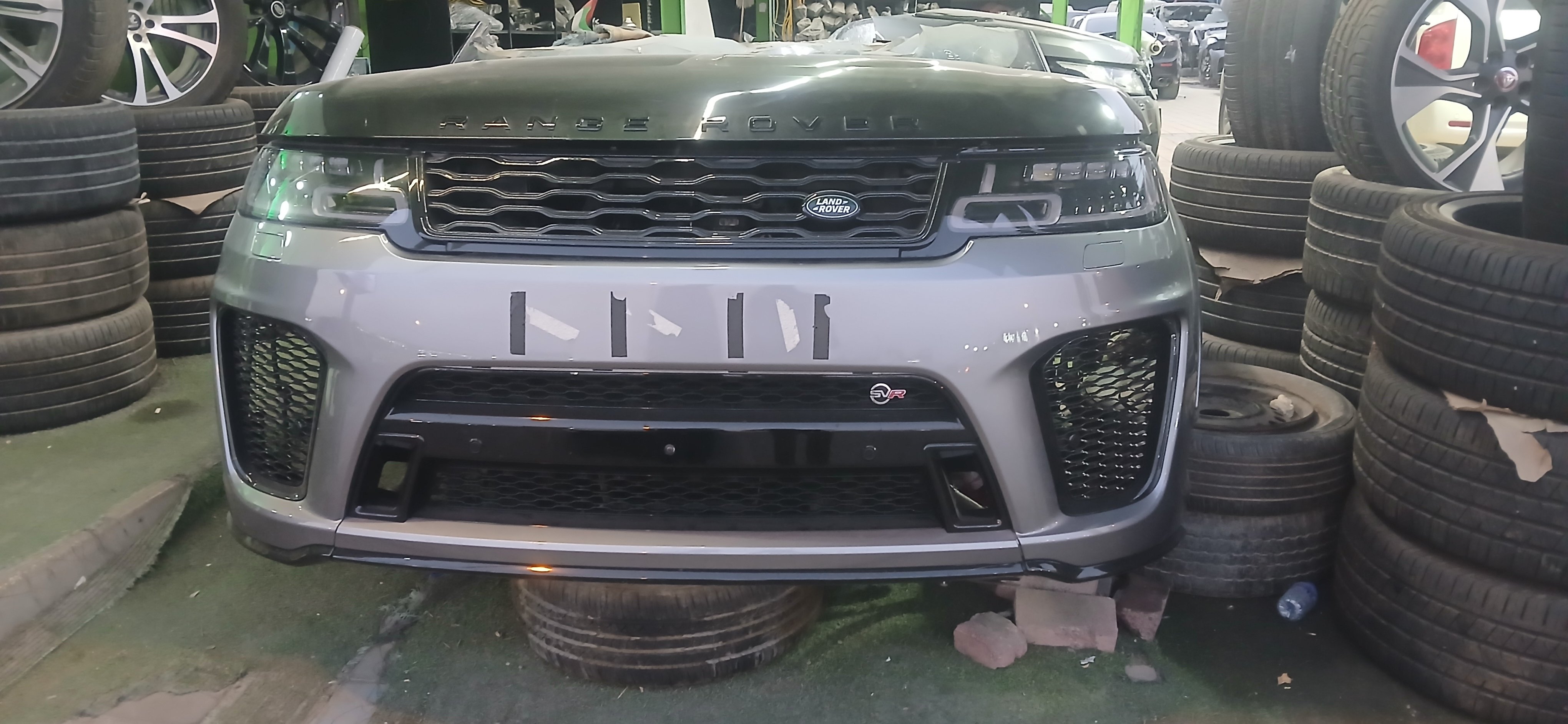 Rang Rover 2022 half cut
