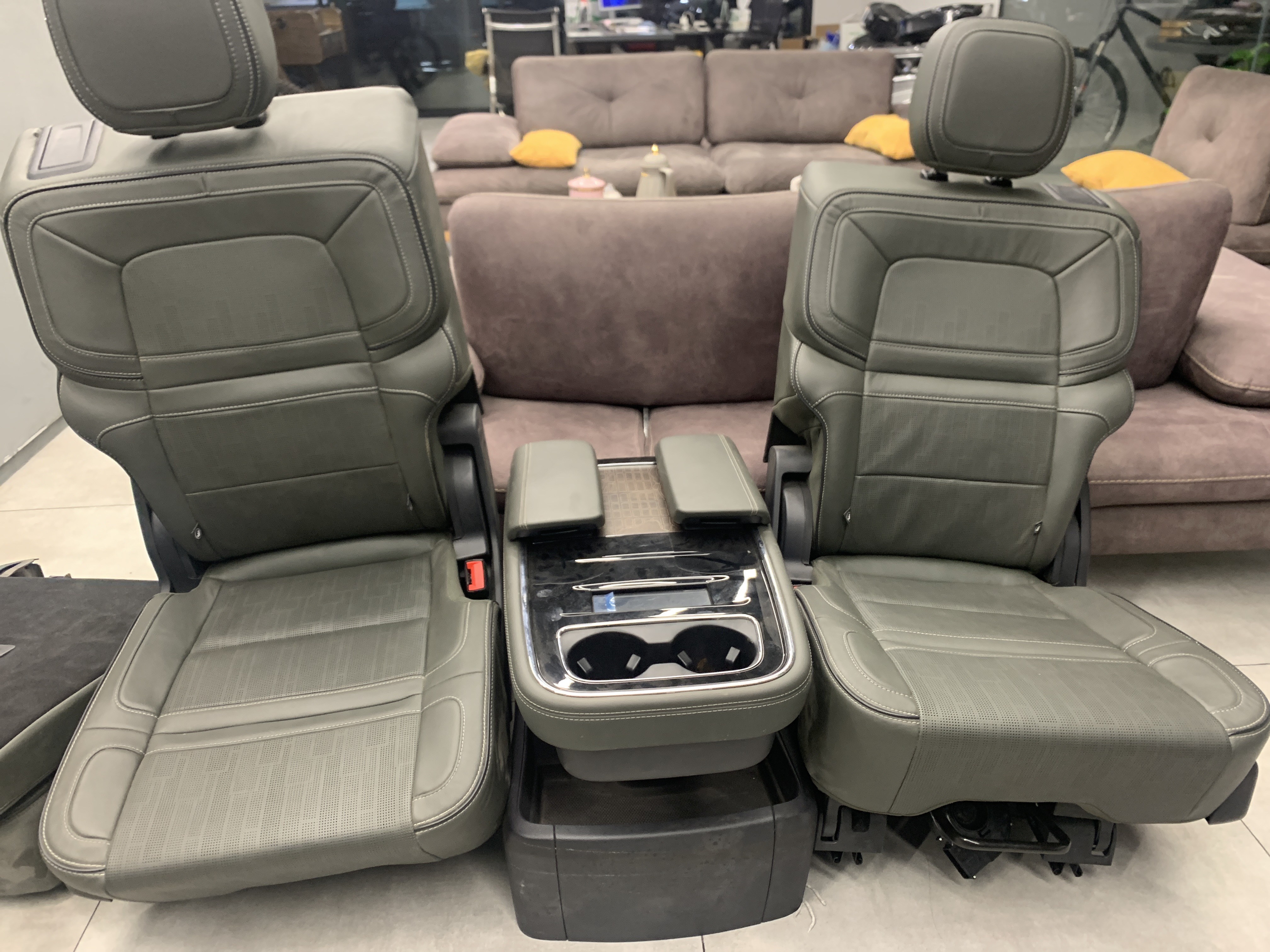 LINCOLN NAVIGATEE SEAT 2023